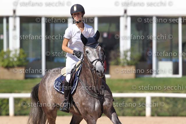 ZEN_ANNA STERRE_ECC_2011_SS3_8536.jpg